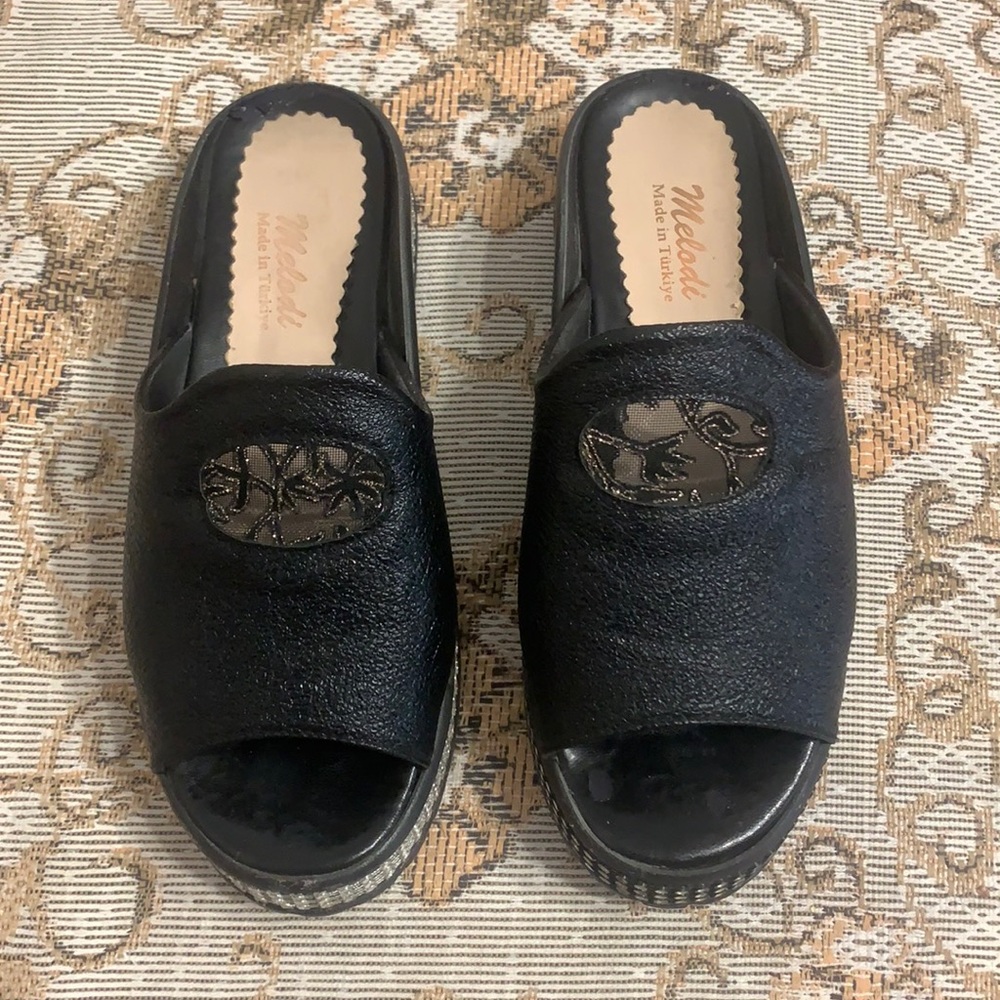 Melodi Open Toe Flats